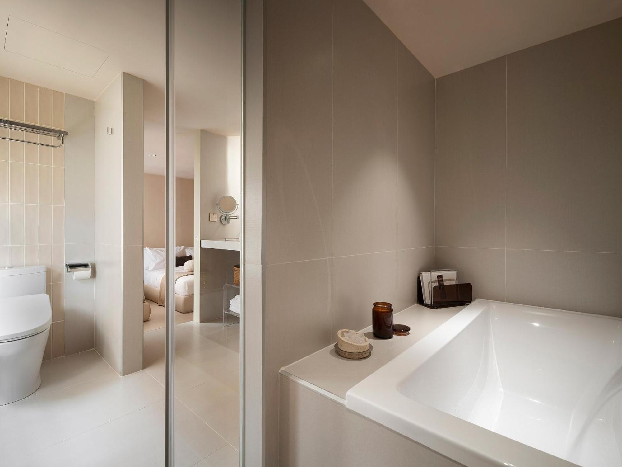 Lore Hotel Taipei Exterior photo