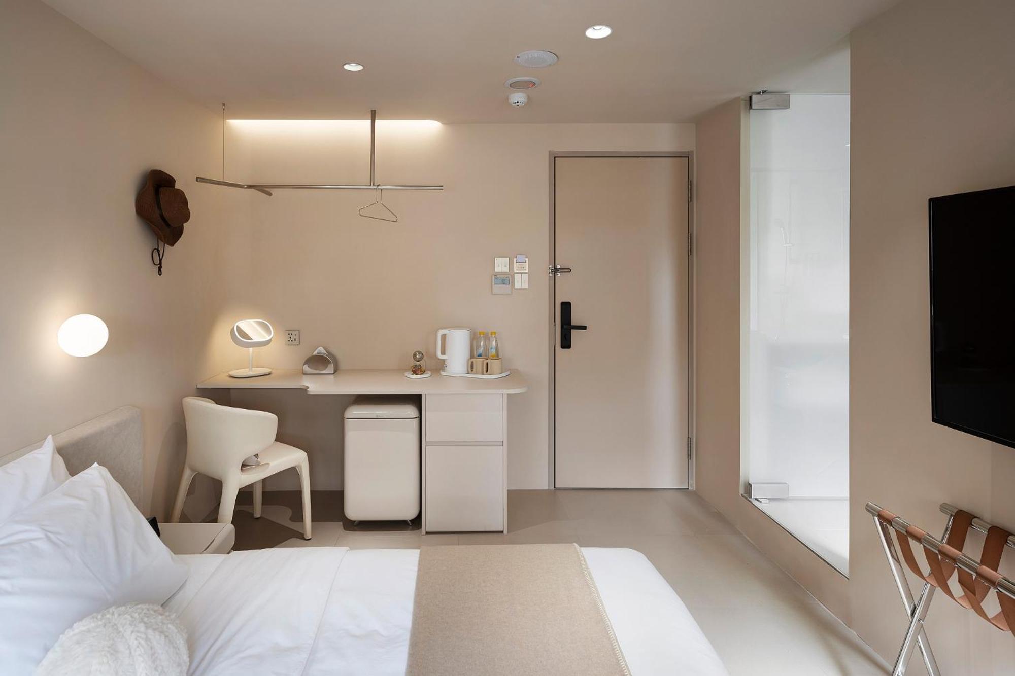 Lore Hotel Taipei Exterior photo