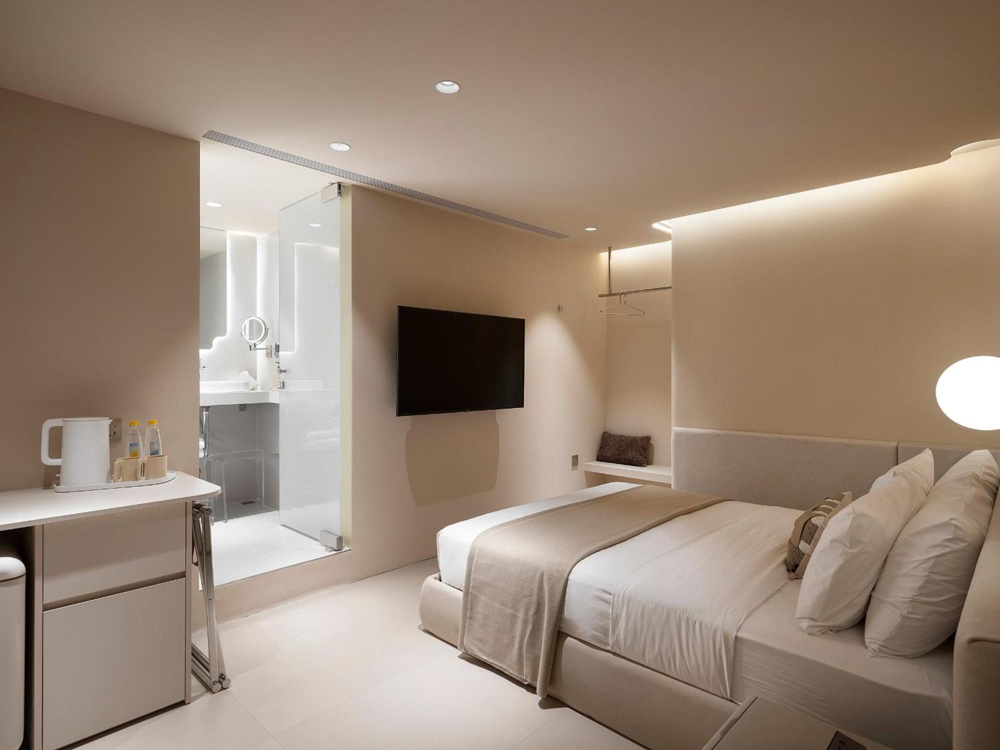 Lore Hotel Taipei Exterior photo